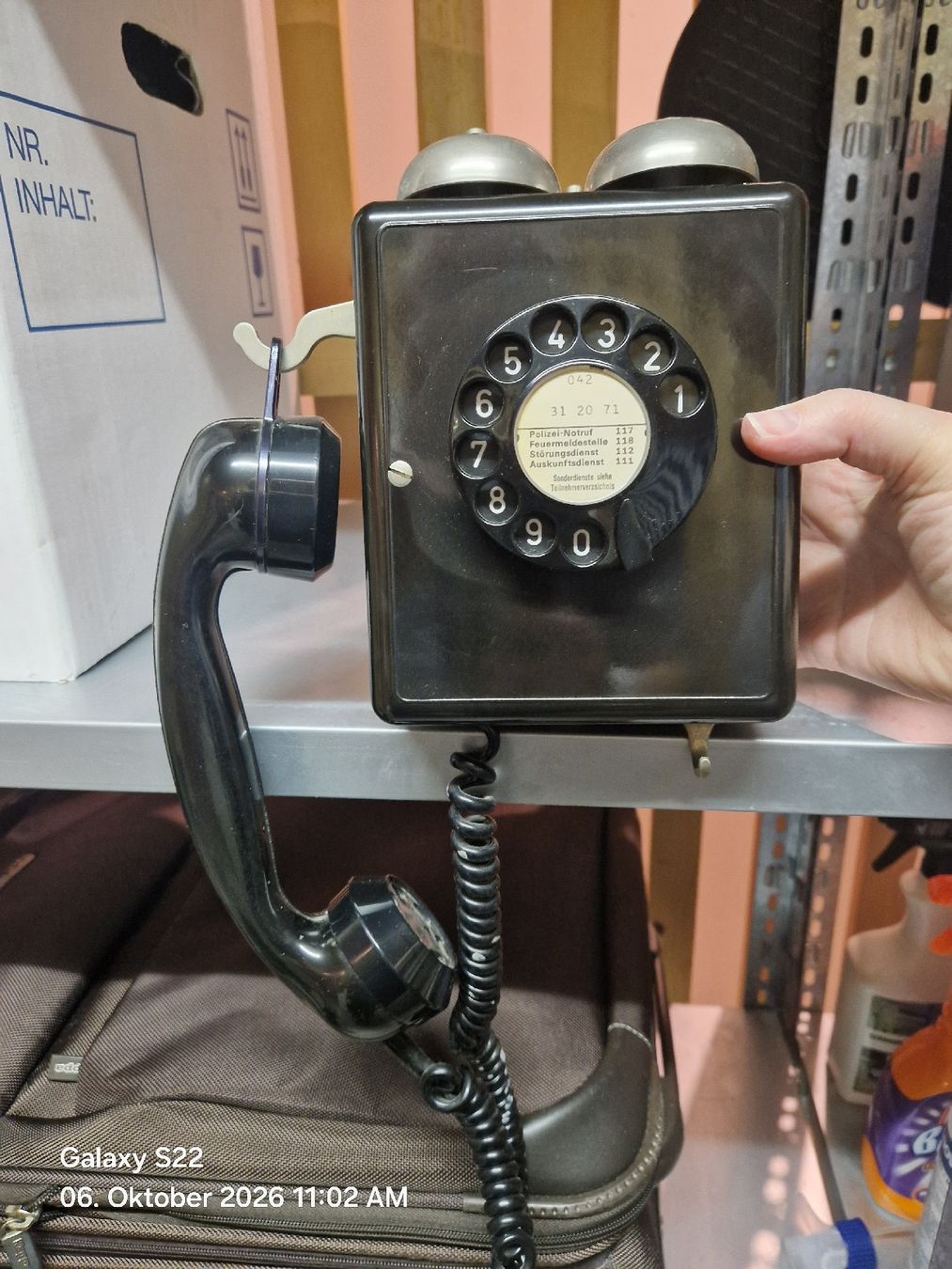 Téléphones: Schweizer Wandtelefon Antik – D'occasion à Baar par Krissineu