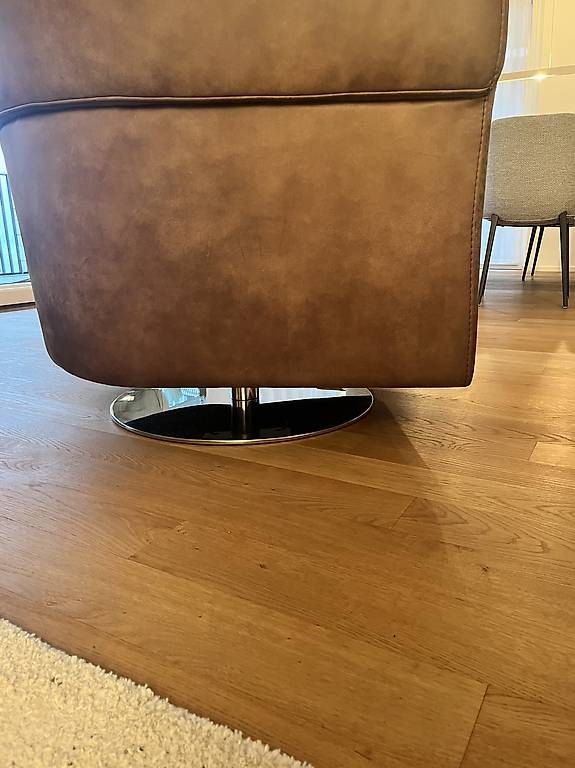 Fauteuils: Drehsessel aus Leder – Neuf avec emballage d'origine à Oberwil b. Zug par mic_9ct5 1