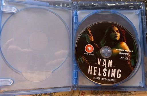 Tutti i DVDs: Van Helsing: Season Three Blu-ray – Usato da Semsales venduto da __Florian__ 3