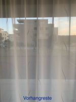 Diverse Längen an Vorhangresten dieses Stoffes