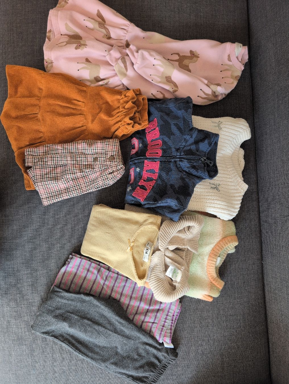 H&M Kleiderpakete & -sets: Kinderkleiderpaket Mädchen Grösse 98/104/110/116 – Gebraucht aus Neuhausen von Bluesewingneedle