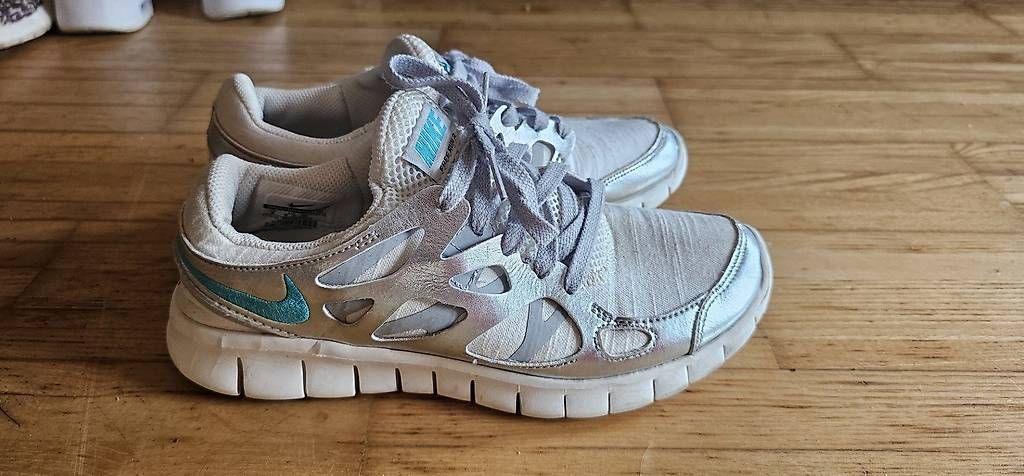 Nike Herrenschuhe: Nike free run 2, Grösse 39 – Gebraucht aus Eriswil von mar_8hwh