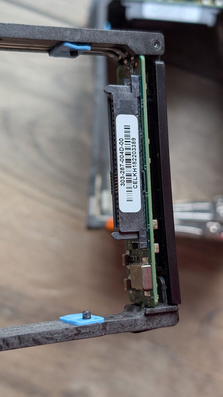 Server: SAS Server EMC Protech Caddy 100-564-417 2.5" – Gebraucht aus Jens von Mrbieter 2
