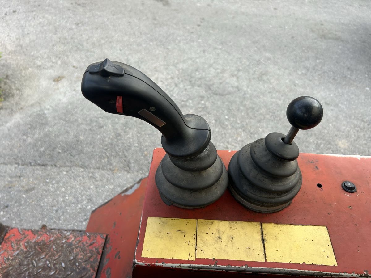 Schäffer Caricatori: Schäffer 450 TS Hoflader – Usato da Fahrni venduto da vario415 4