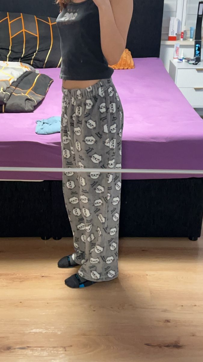 Negligees & Pigiami: grey pyjama pants with cats – Nuovo (secondo la descrizione) da St. Margrethen SG venduto da swiss_secondhand 1