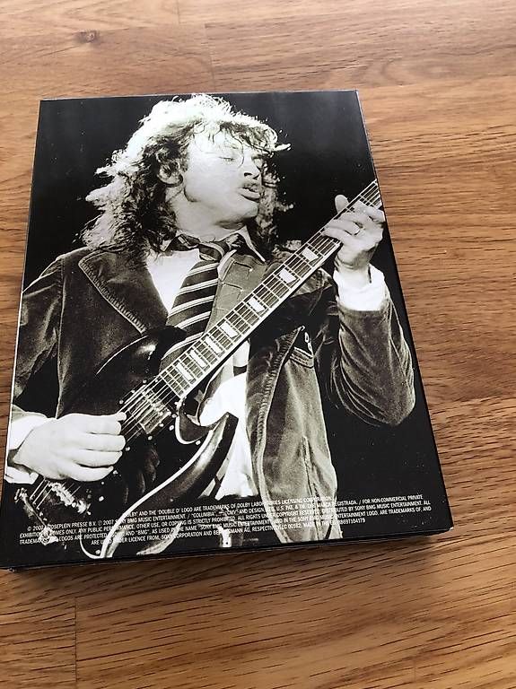 Tutti i DVDs: AC/DC Plug Me In Box-Set! – Usato da Hochdorf venduto da giu_cd2h 3