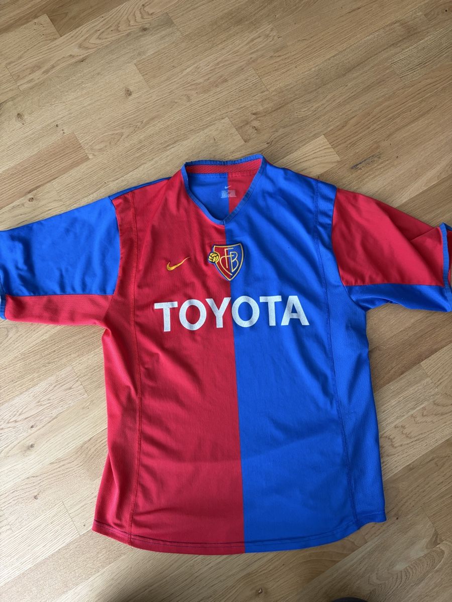 FC Basel Canottiere & Pantaloni: FC Basel Trikot Saison 2003/04 – Usato da Reinach BL venduto da NICI116