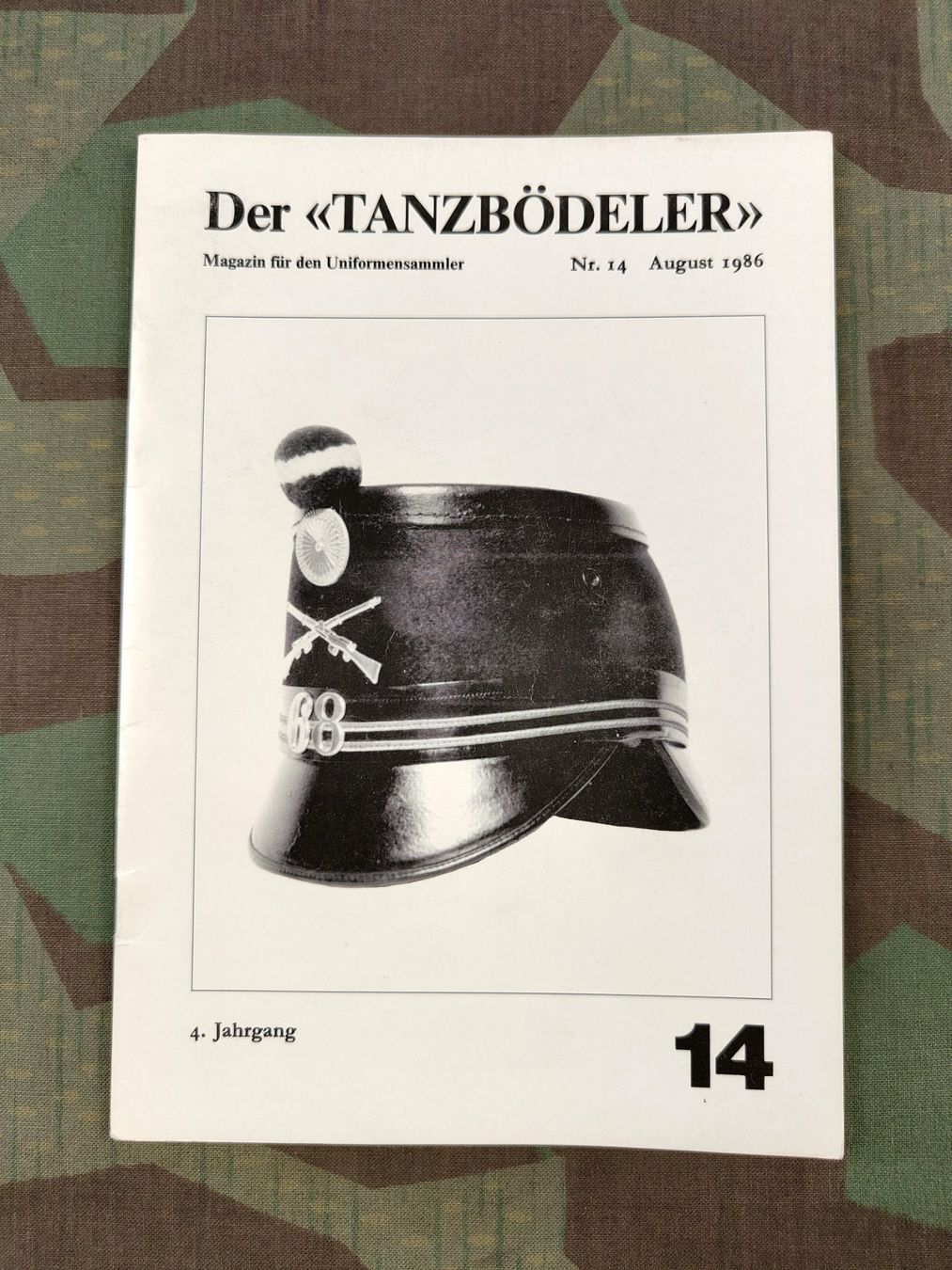 Schweizer Armee Uniformi: Der «TANZBÖDELER» Nr. 14 – Usato da Bauma venduto da SwissMilitaria