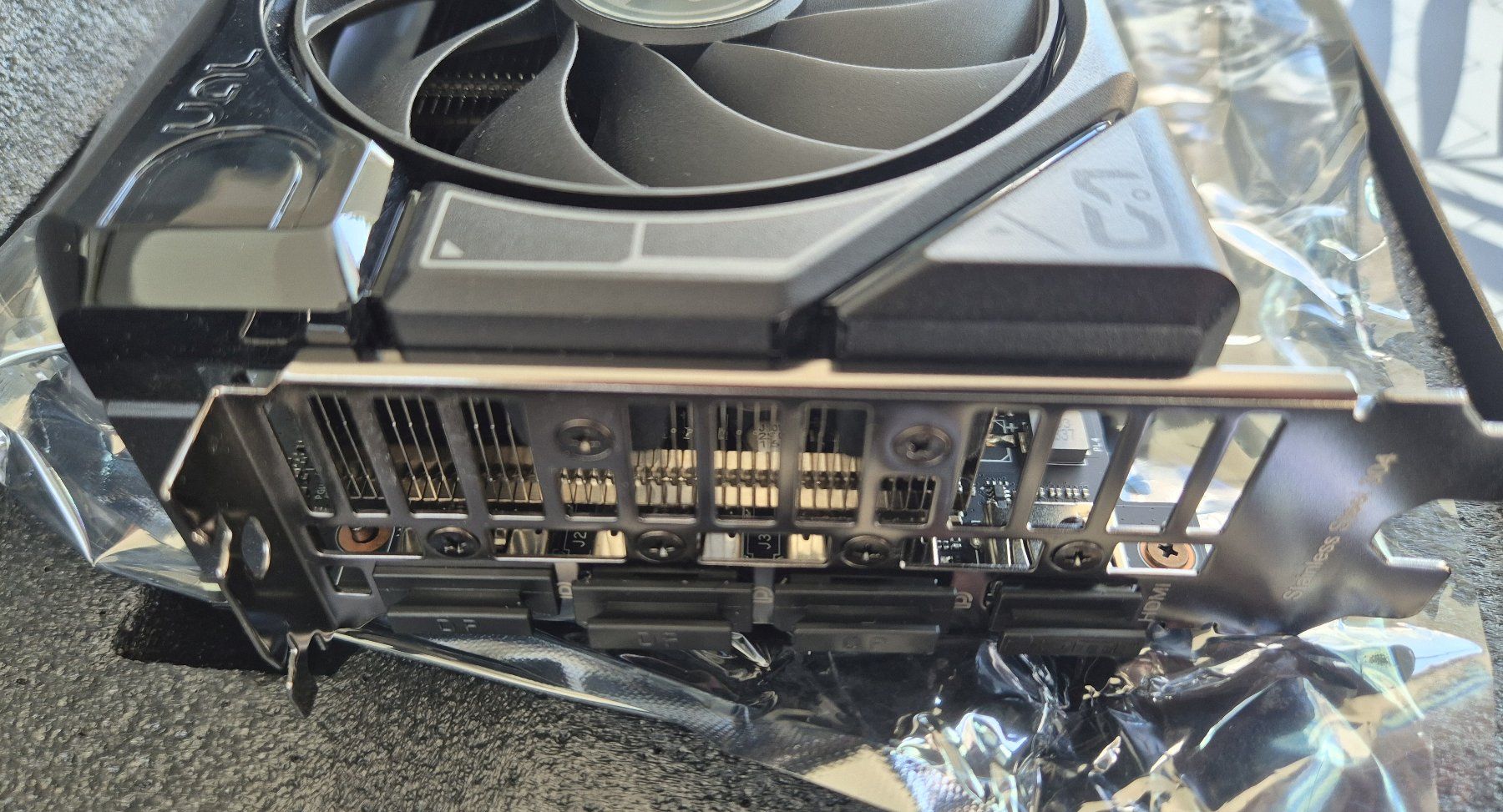 Asus Cartes graphiques: ASUS Dual GeForce RTX 4060 Ti – D'occasion à Neuchâtel par lorenzollamas 2
