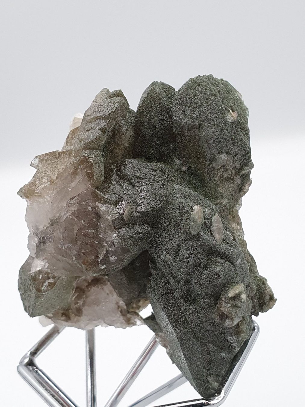 Mineralien & Heilsteine: Quarz mit Chlorit überzogen und Titaniten – Neu (gemäss Beschreibung) aus Holderbank SO von swiss-minerals 2