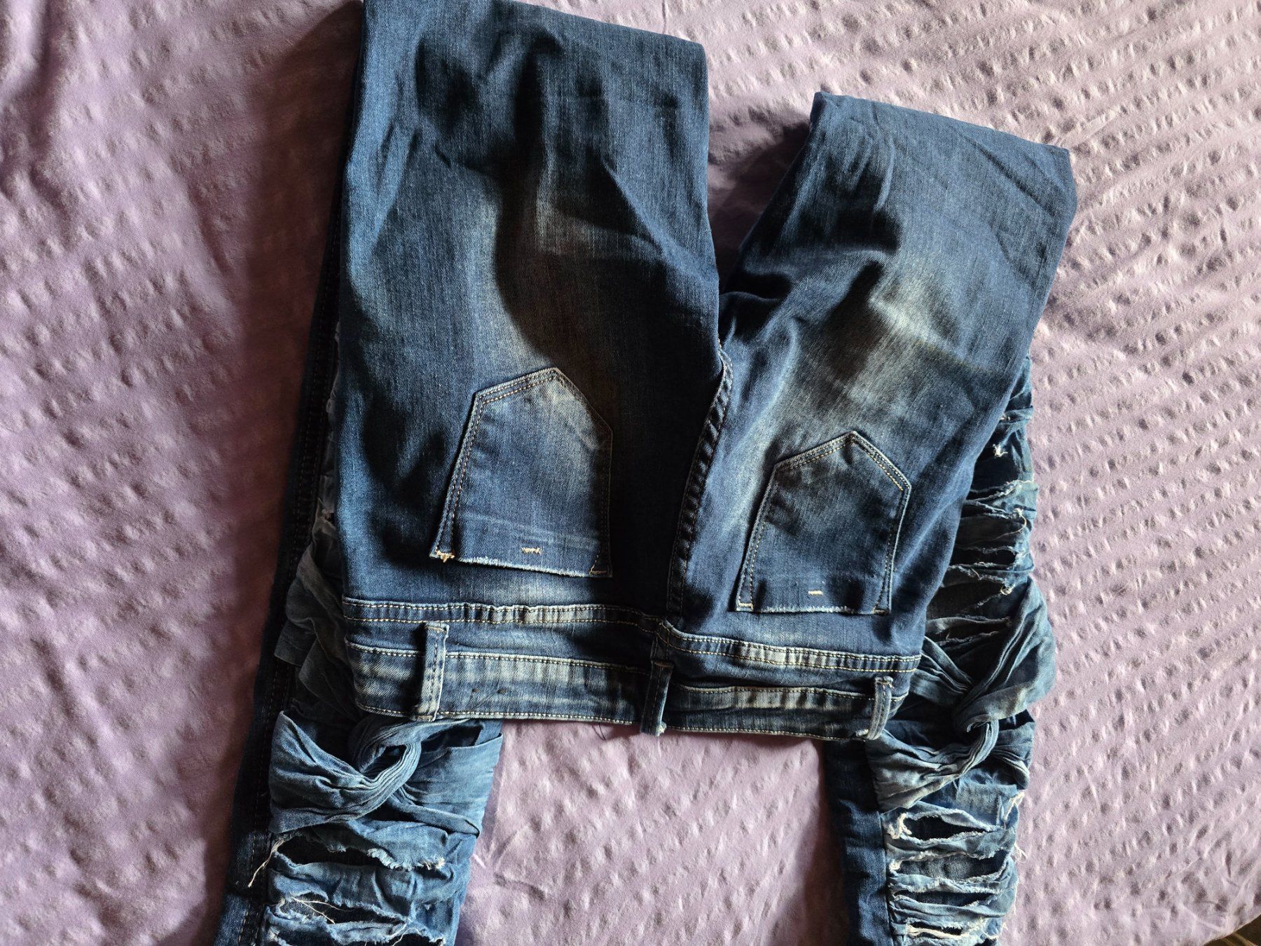 Jeans: Jeans – Gebraucht aus Frutigen von Amber19617 1