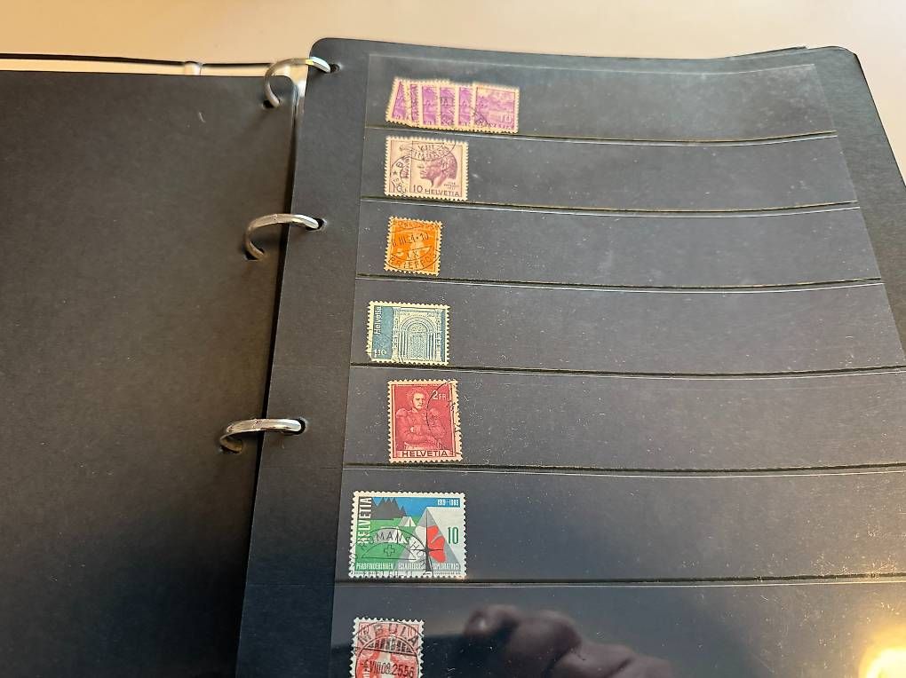 Tutti i francobolli: Album mit Briefmarken Schweiz – Usato da Basel venduto da Chregu07 4