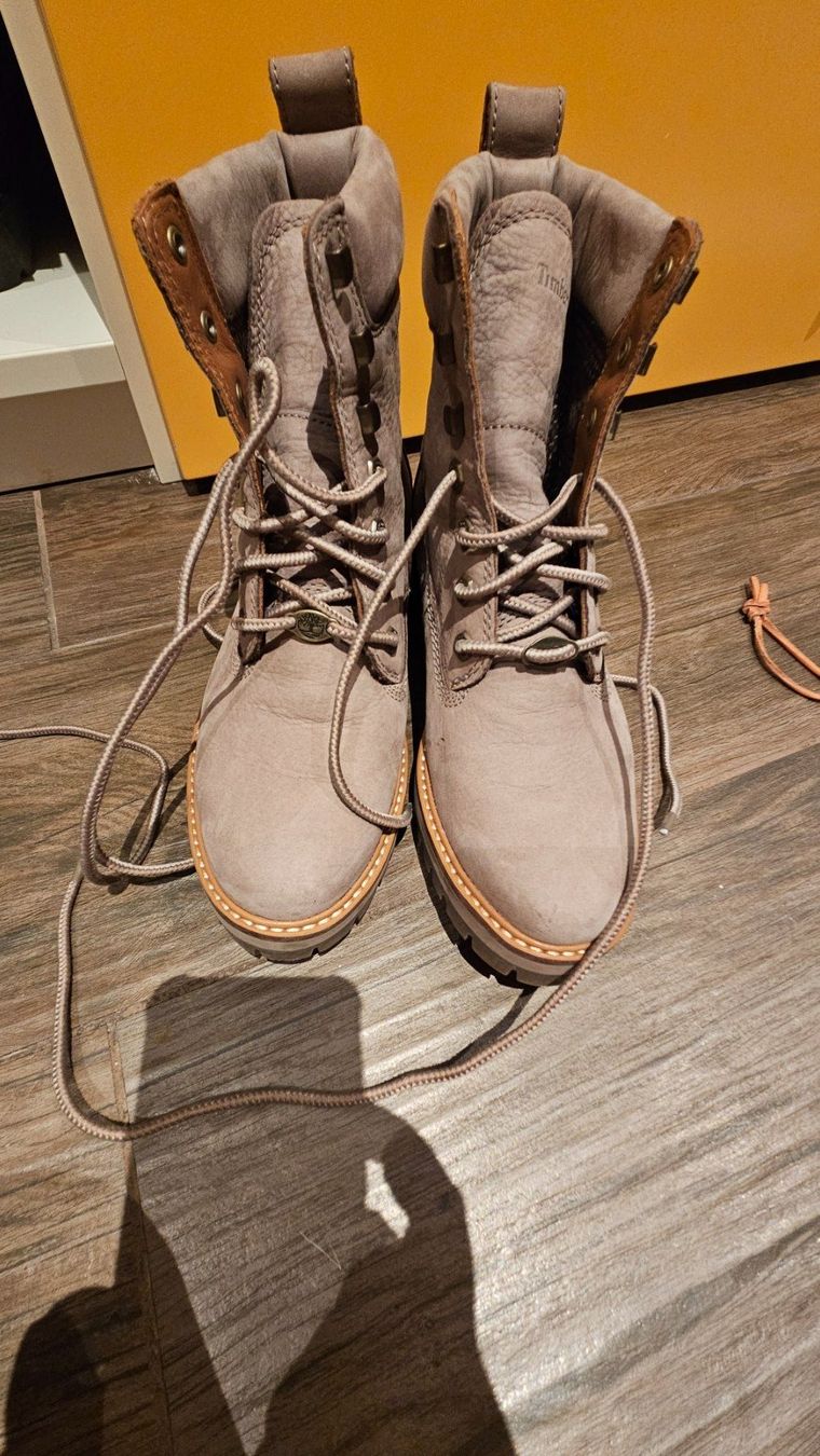 Scarpe da donna: Timberland Boots – Nuovo (secondo la descrizione) da Dietlikon venduto da beapaoli