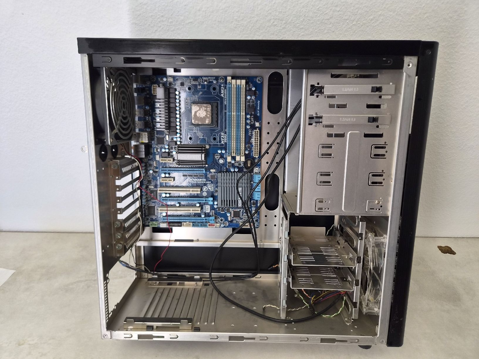 Amd PCs: PC Board Gigabyte & AMD FX, Lian-Li Gehäuse  – Gebraucht aus SCHAFFHAUSEN von Atami99