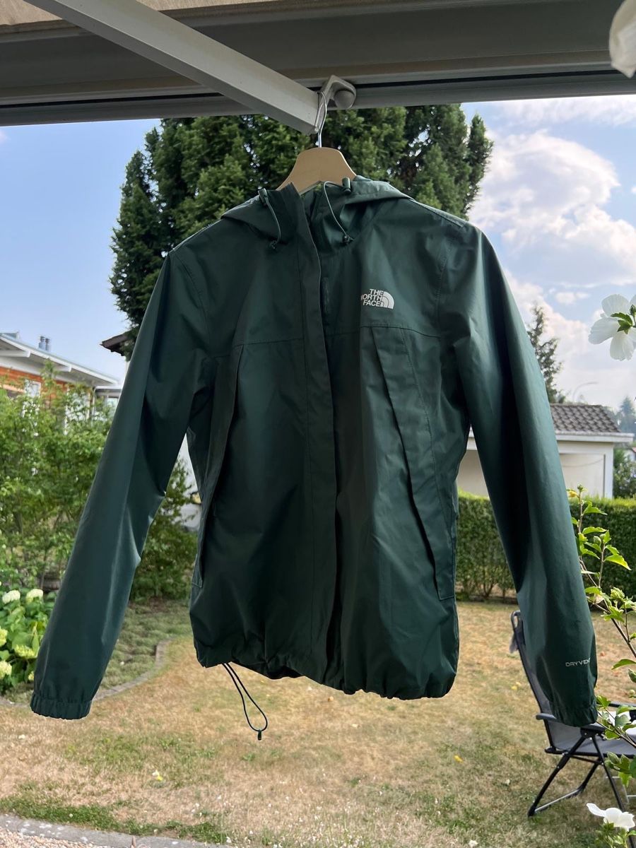 North Face Vestes: Wind-und Regenjacke von North Face – D'occasion à Brittnau par Mocca10 2