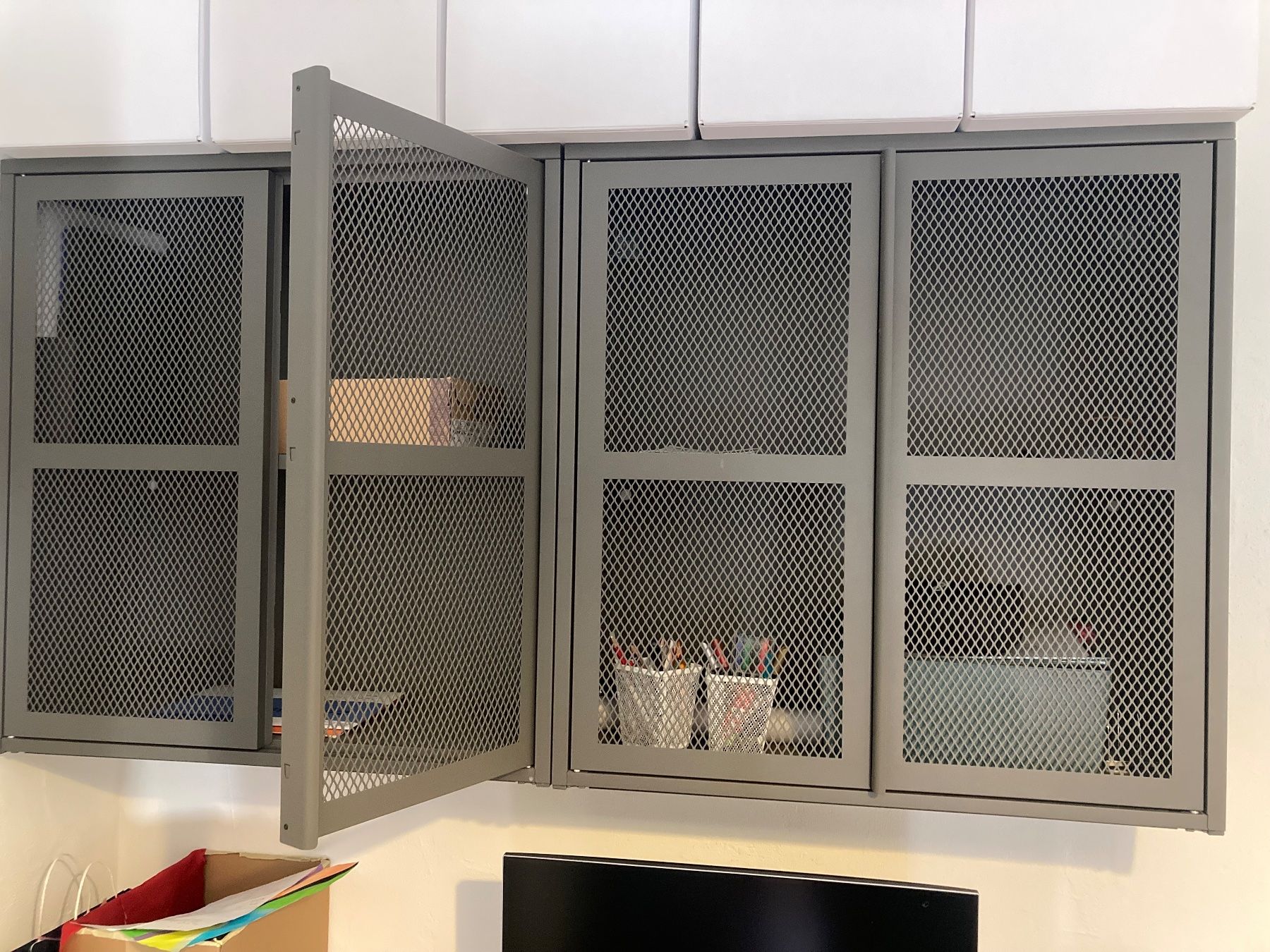 Ikea Armadi: IVAR Schrank mit Türen – Usato da Zürich venduto da brueggej