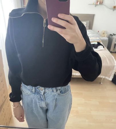 top size between s and m used black