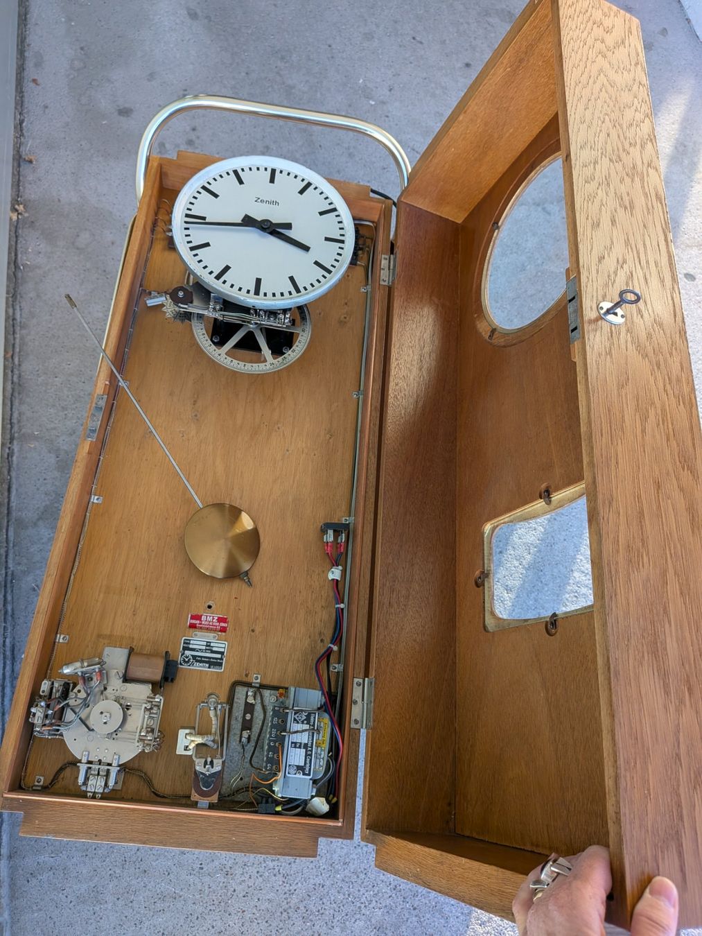 Zenith Orologi da terra & Orologi da parete: Zenith Le Locle Industrieuhr oder Mutteruhr ? – Usato da Emmen venduto da Brockofsky 1