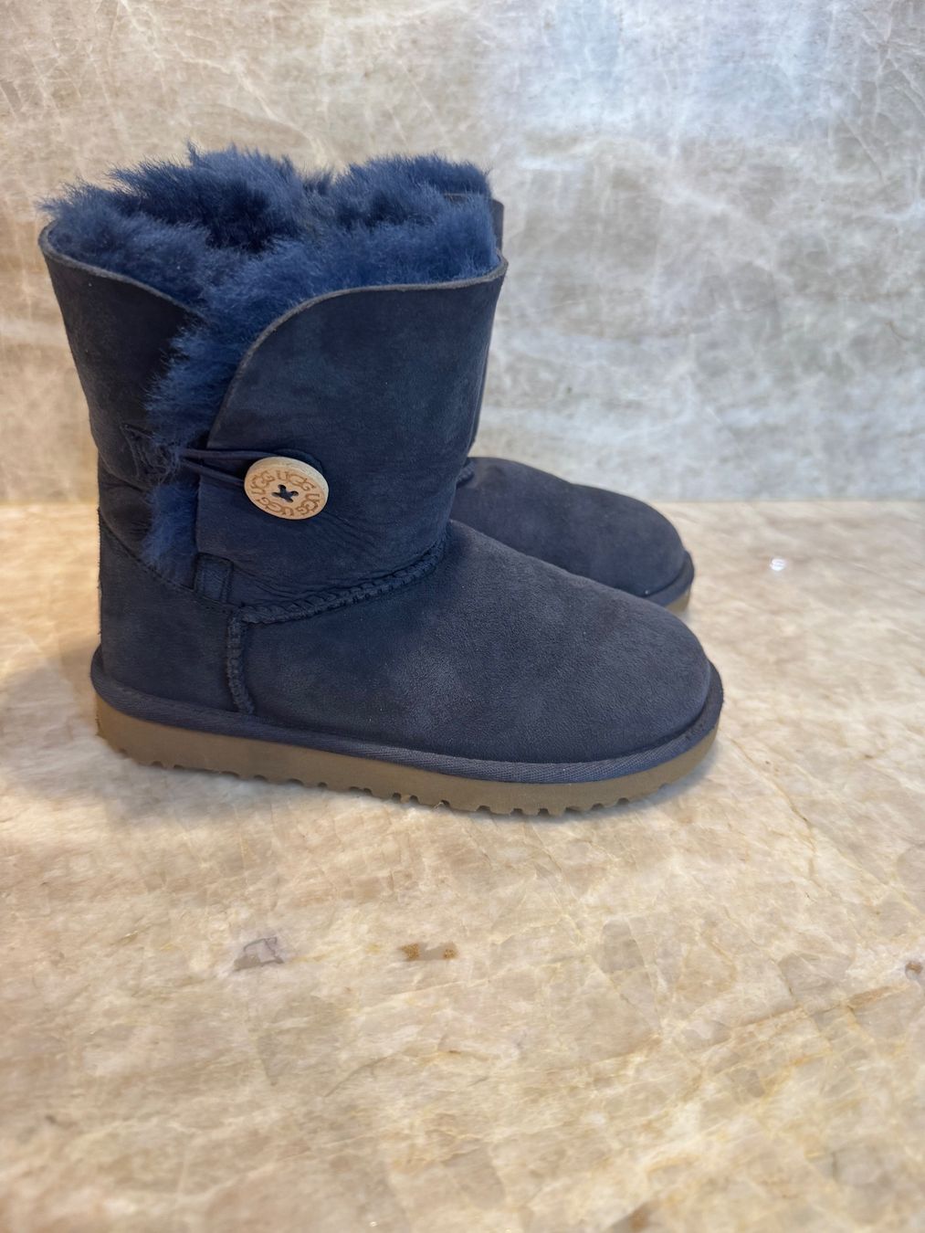 Scarpe per ragazze: UGG Bottes  T3O – Usato da Conches venduto da chn_hgl6 2