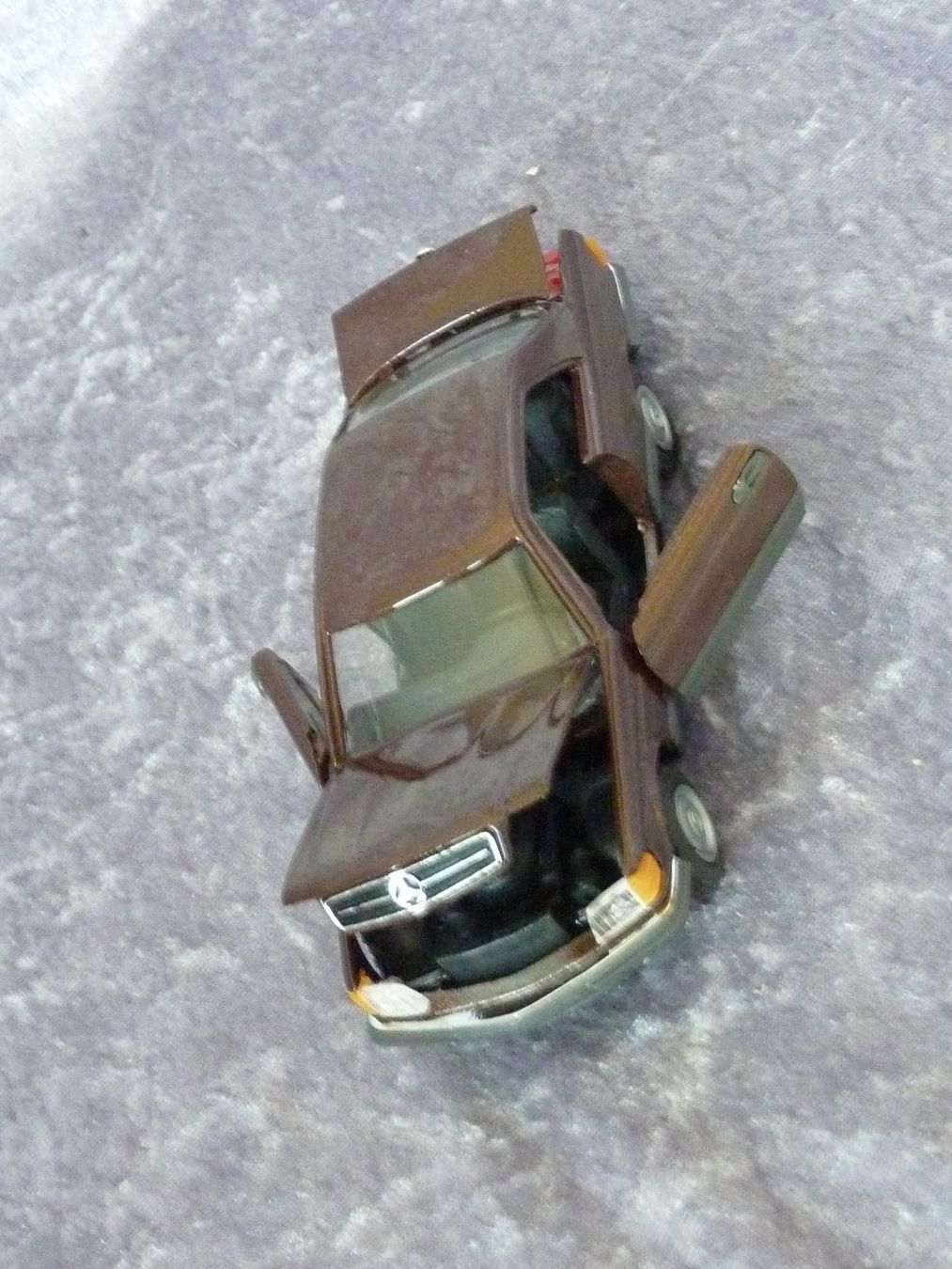 Mercedes-Benz Modellautos: Mercedes 380/500 SEC 1:35 – Neu (gemäss Beschreibung) aus Dürrenäsch von modellautos4you 4
