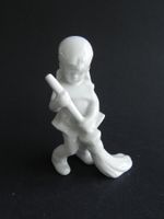 Kleine Figur HEREND - Ungarn * Mädche mit Besen * TOP