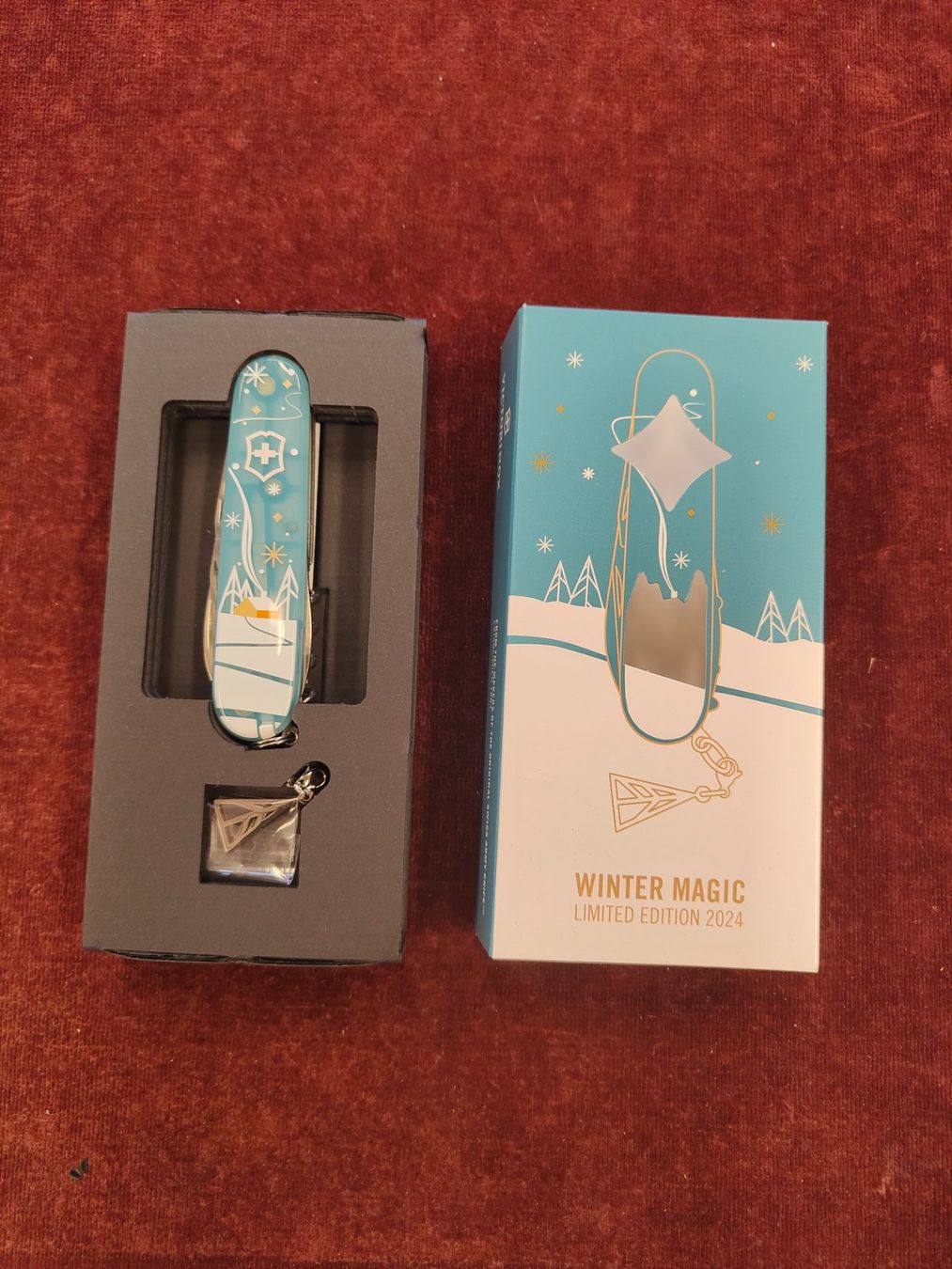 Victorinox Coltelli tascabile: Victorinox Messer Winter Magic Limited Edition 2024 – Nuovo e nell'imballaggio originale da Davos-Platz venduto da musikhauskollegger