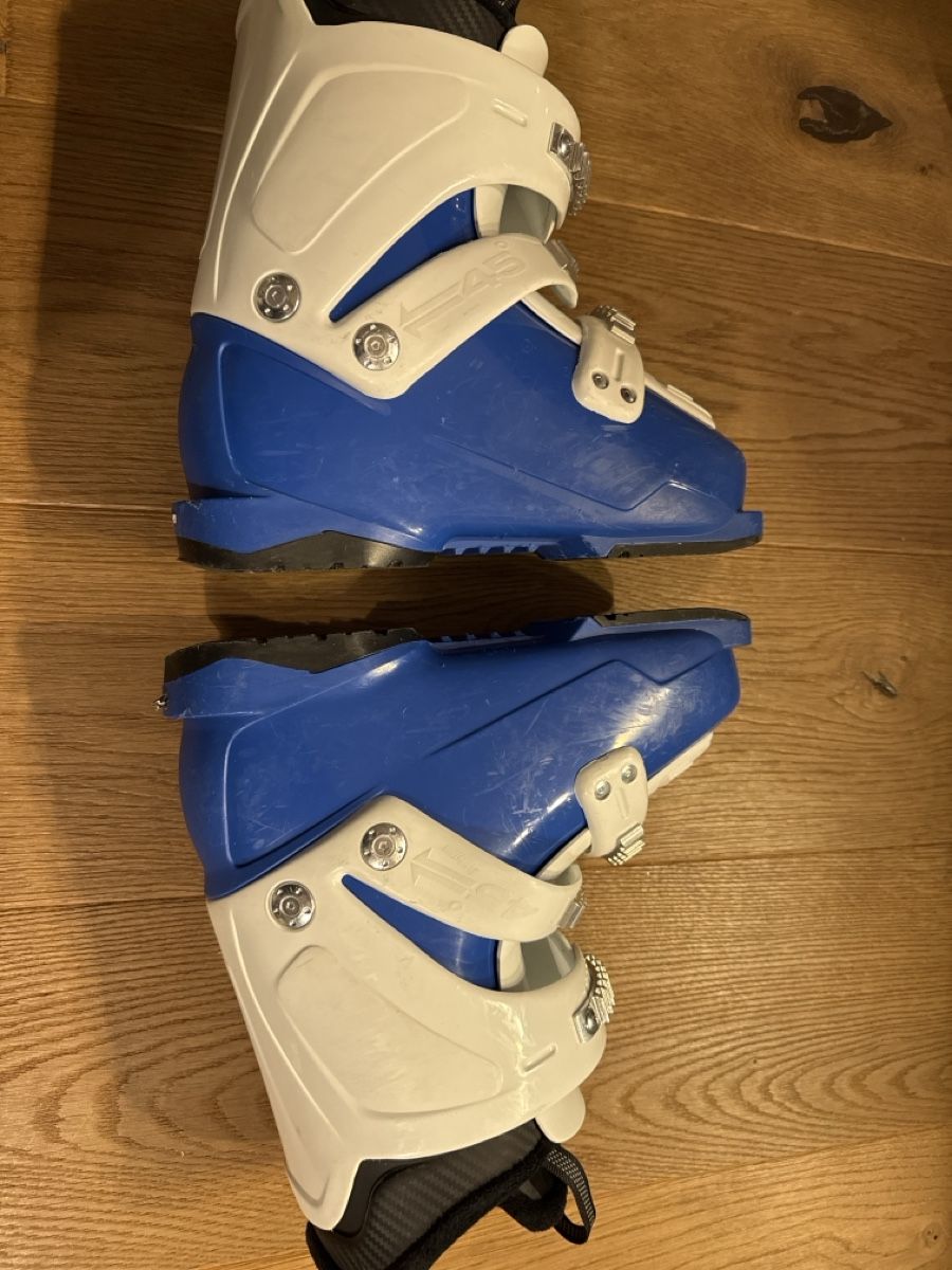 Scarpe per ragazzi: Kinder Skischuhe Grösse 22.5 – Usato da Jegenstorf venduto da Christo0211 1