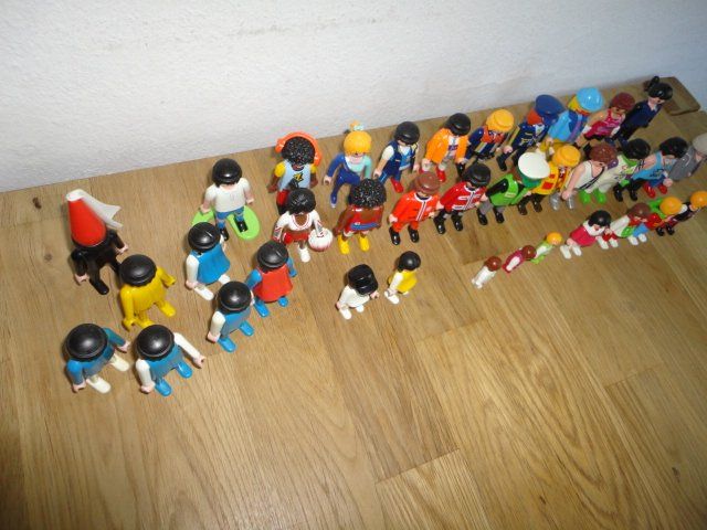 Playmobil Giocattoli: PLAYMOBIL FIGUREN 36 X – Usato da Teufen AR venduto da Donschabl 3