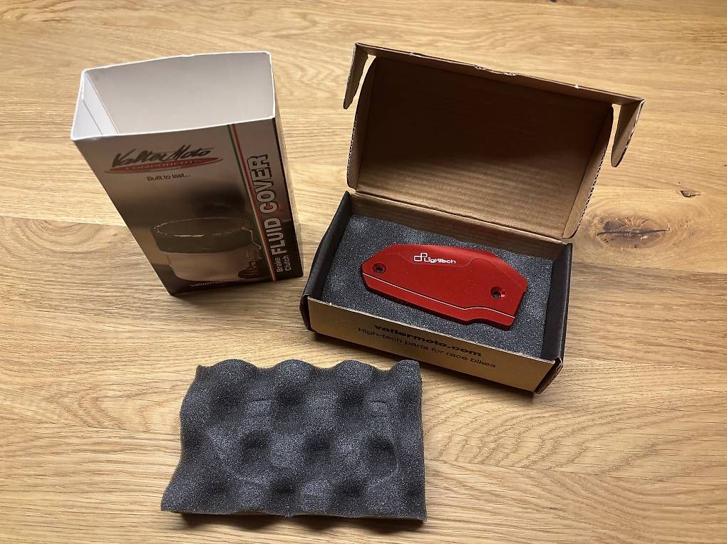 Tutti i ricambio per moto: Lightech Fluid Cover fürs Motorrad – Nuovo e nell'imballaggio originale da Ipsach venduto da Cedritschy