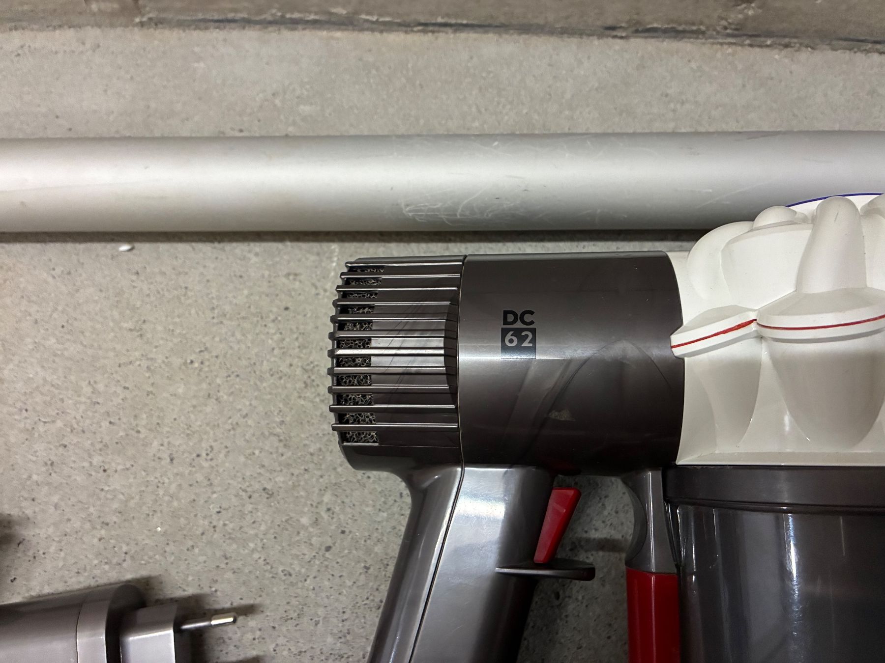 Dyson Staubsauger & Zubehör: Dyson DC 62 – Gebraucht aus Hendschiken von zkos 4