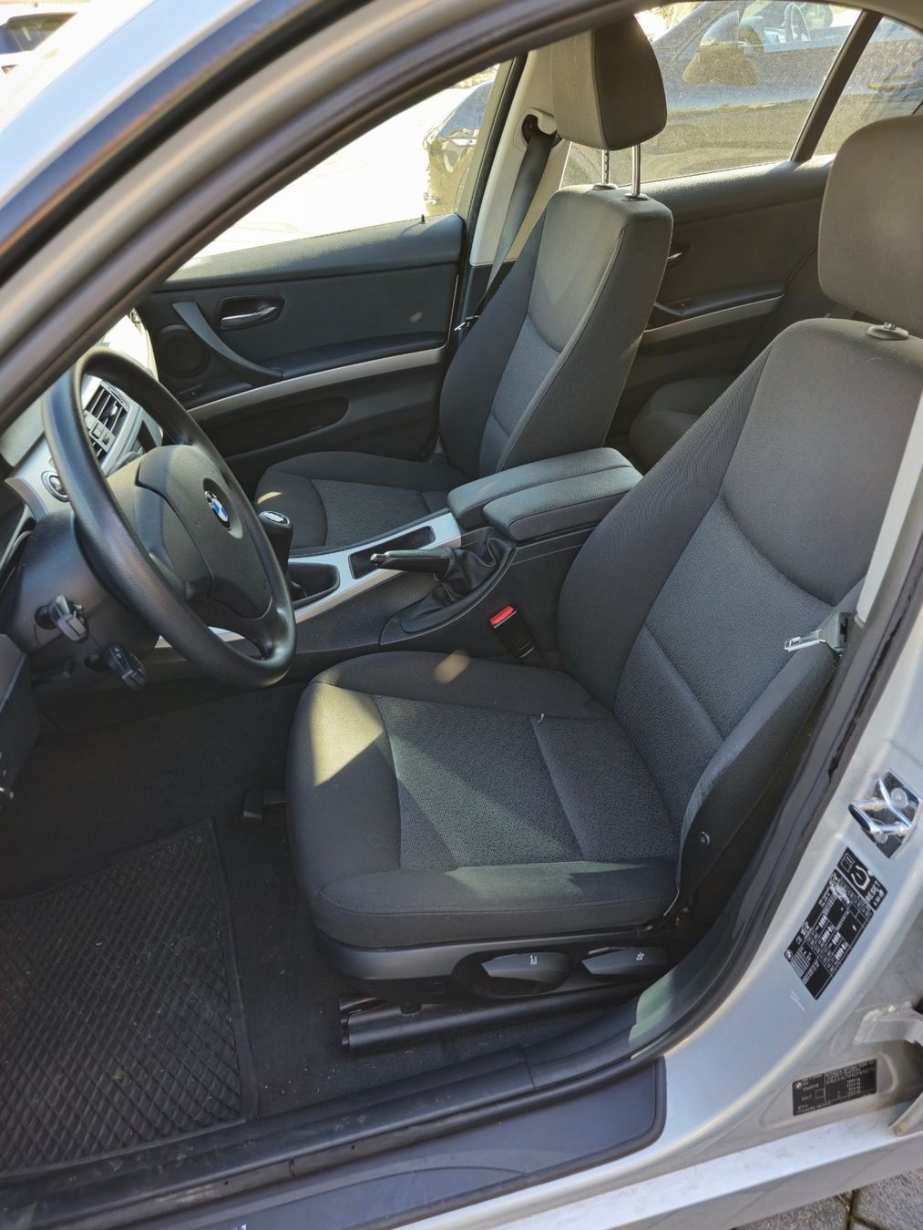 BMW Autos: BMW 320i E90 TOP Zustand ** 1. Hand ** – Gebraucht aus Oberrohrdorf von  3