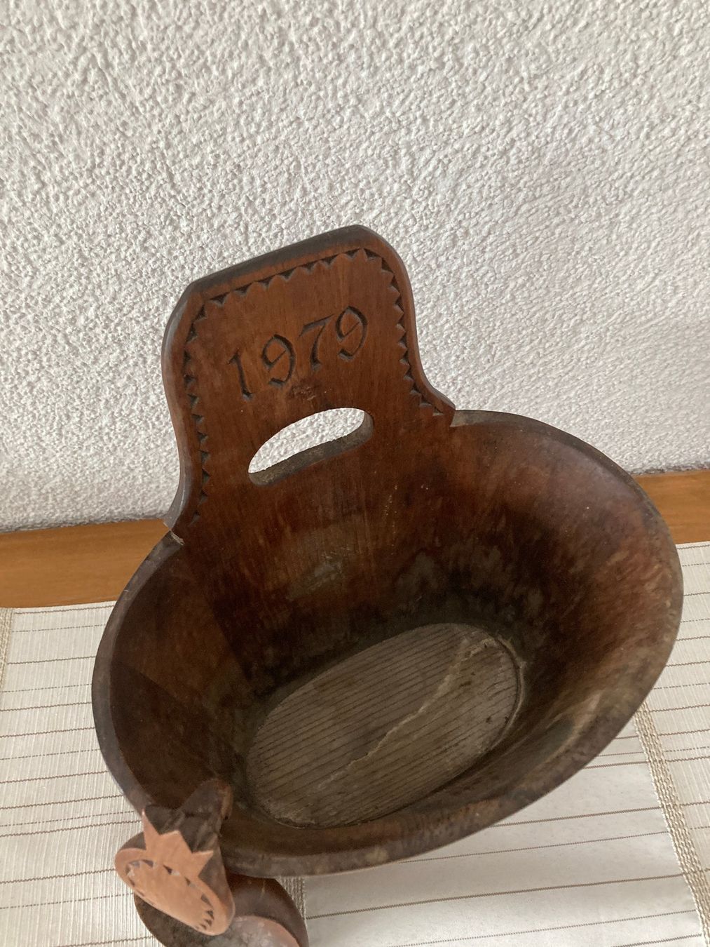 Tutte le decorazioni: Melchterli mit Schnitzerei mit Löffel Gebraucht – Usato da Steffisburg venduto da pet_2d5t 1