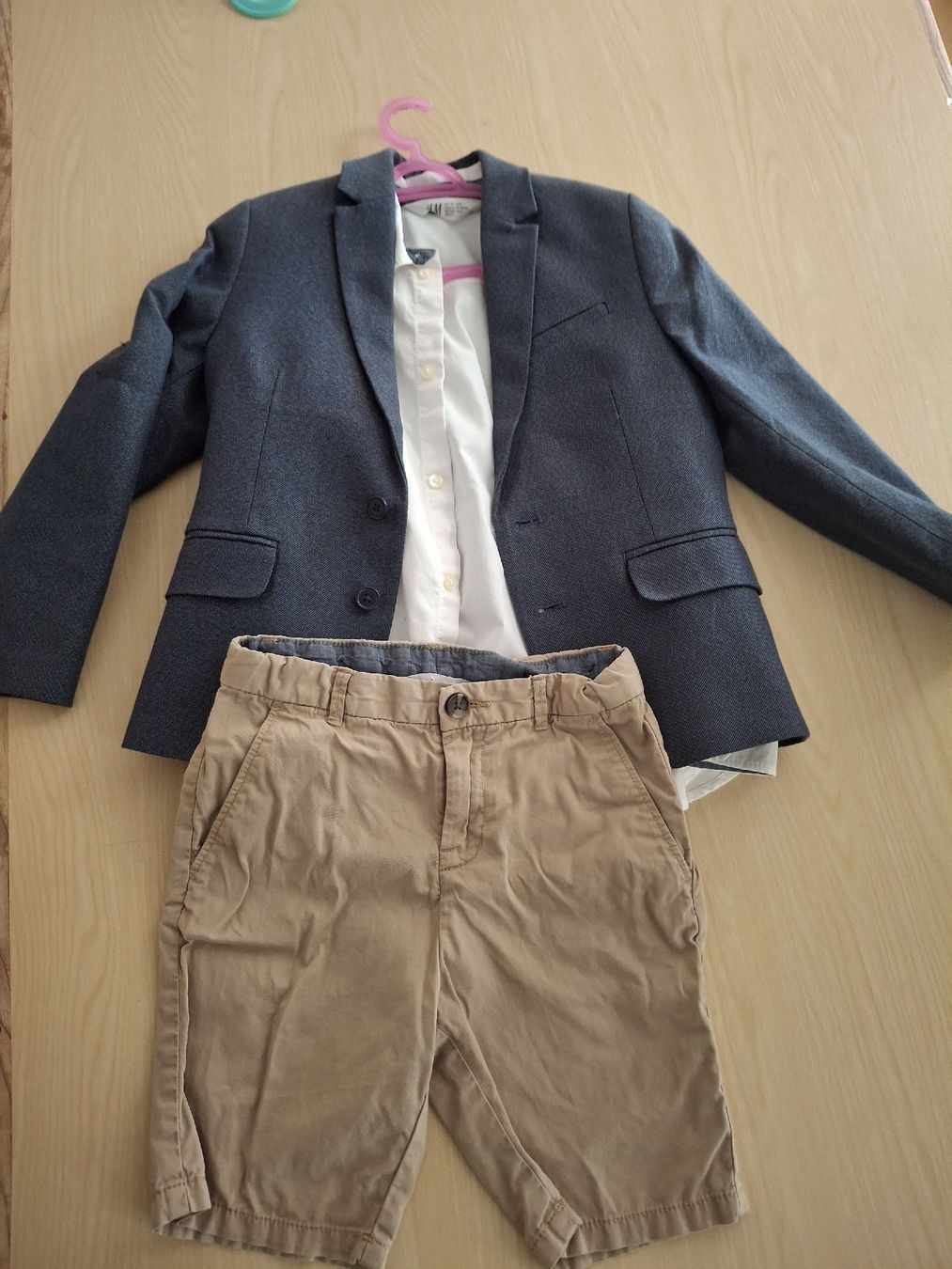 H&M Completi: Jungen Anzugset H&M Grösse 122 – Usato da Reutigen venduto da IG-88