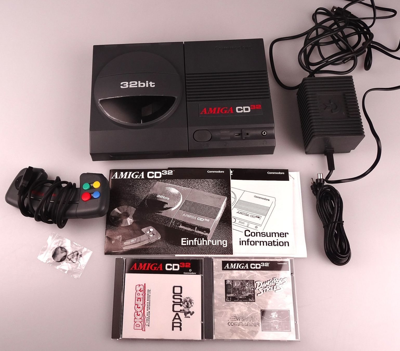 Commodore Konsolen: Amiga CD32 komplett in Box – Gebraucht aus Rüti ZH von Restwert_Rueti_ZH