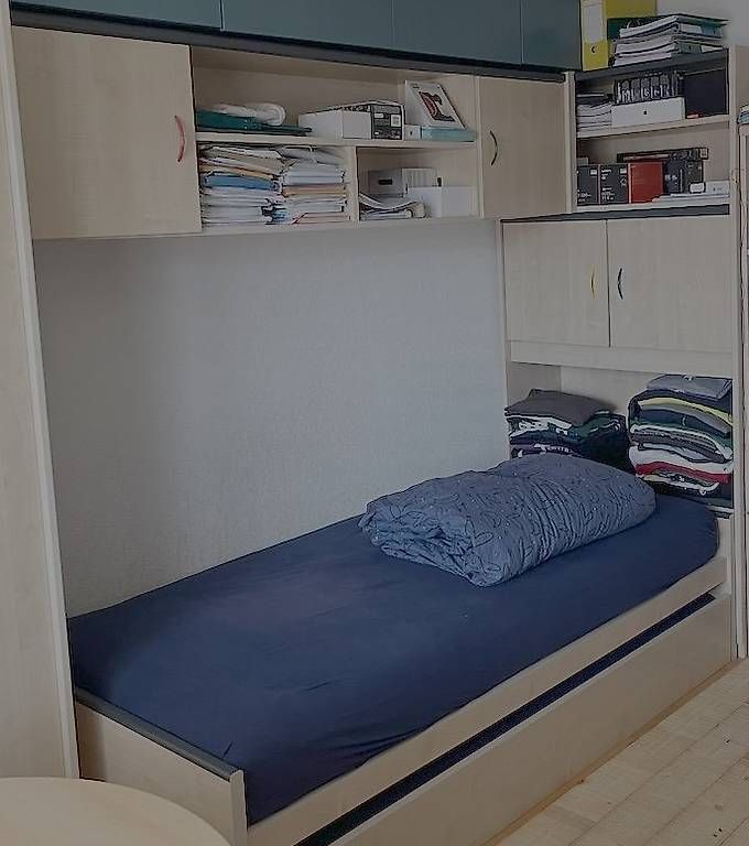 Letti: GRATIS - Bett mit Schrank, Gestell, Lattenrost, Matraze – Usato da Suhr venduto da Johnnynova 3