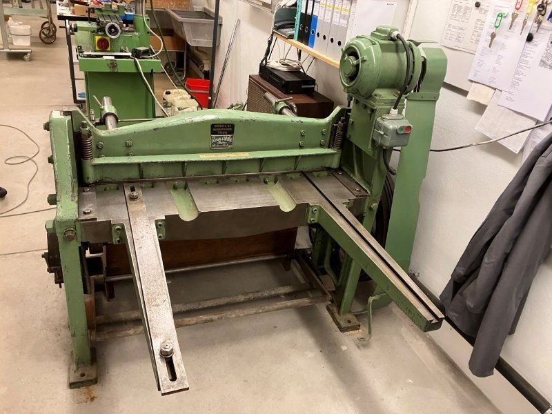 Tutte le macchine: Elektrische Tafelschere / Schlagschere / Blechschere – Usato da Basel venduto da Rolibus