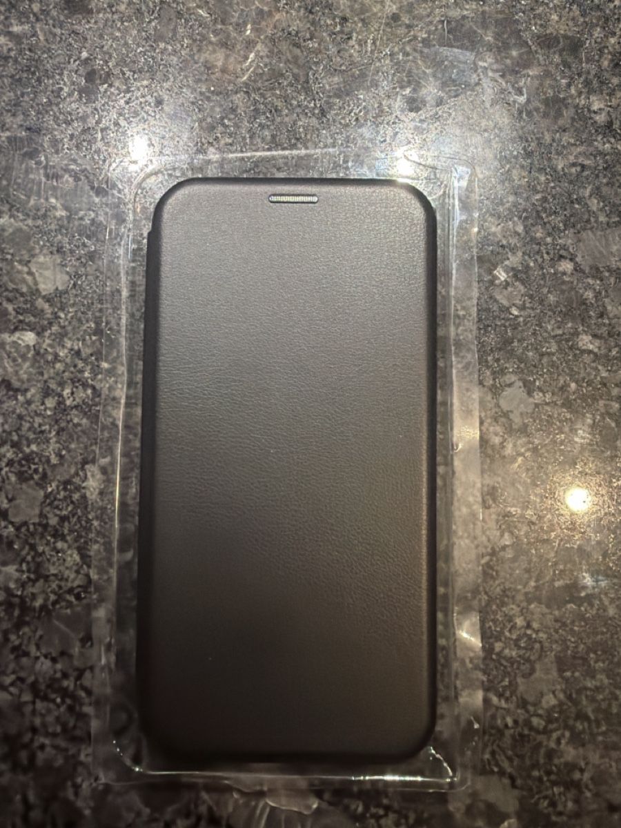 Apple Coques & Protection écran: Étui iPhone 14 Plus noir neuf  – Neuf (Voir description) à Yverdon-les-Bains par ame_7f2x 1