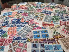 Lot mit 120 postfrischen Viererblock Ausgaben **