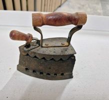 Altes Bügeleisen, Antik Holzgriff-Eisen,