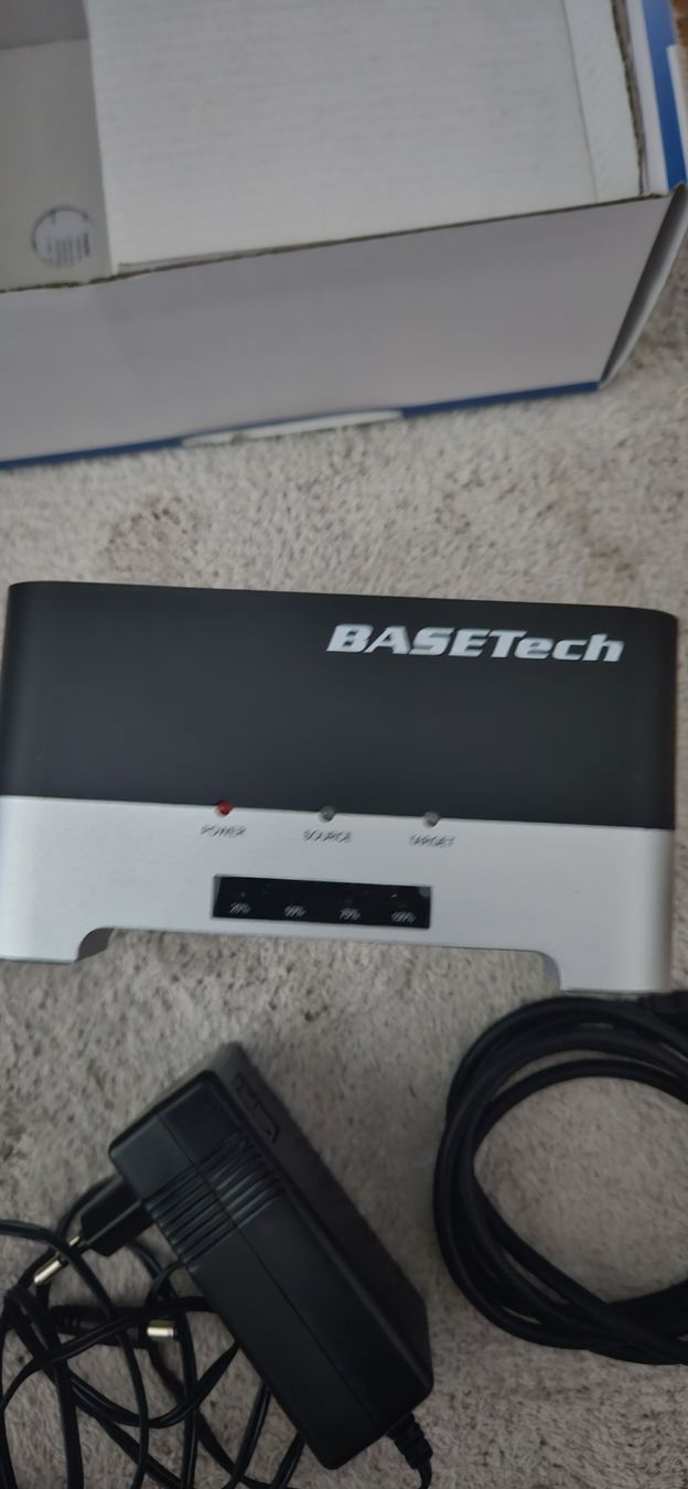 Docking station: BaseTech SATA Dual Hard Disk Cloner – Usato da Schaan venduto da stilo0987 1