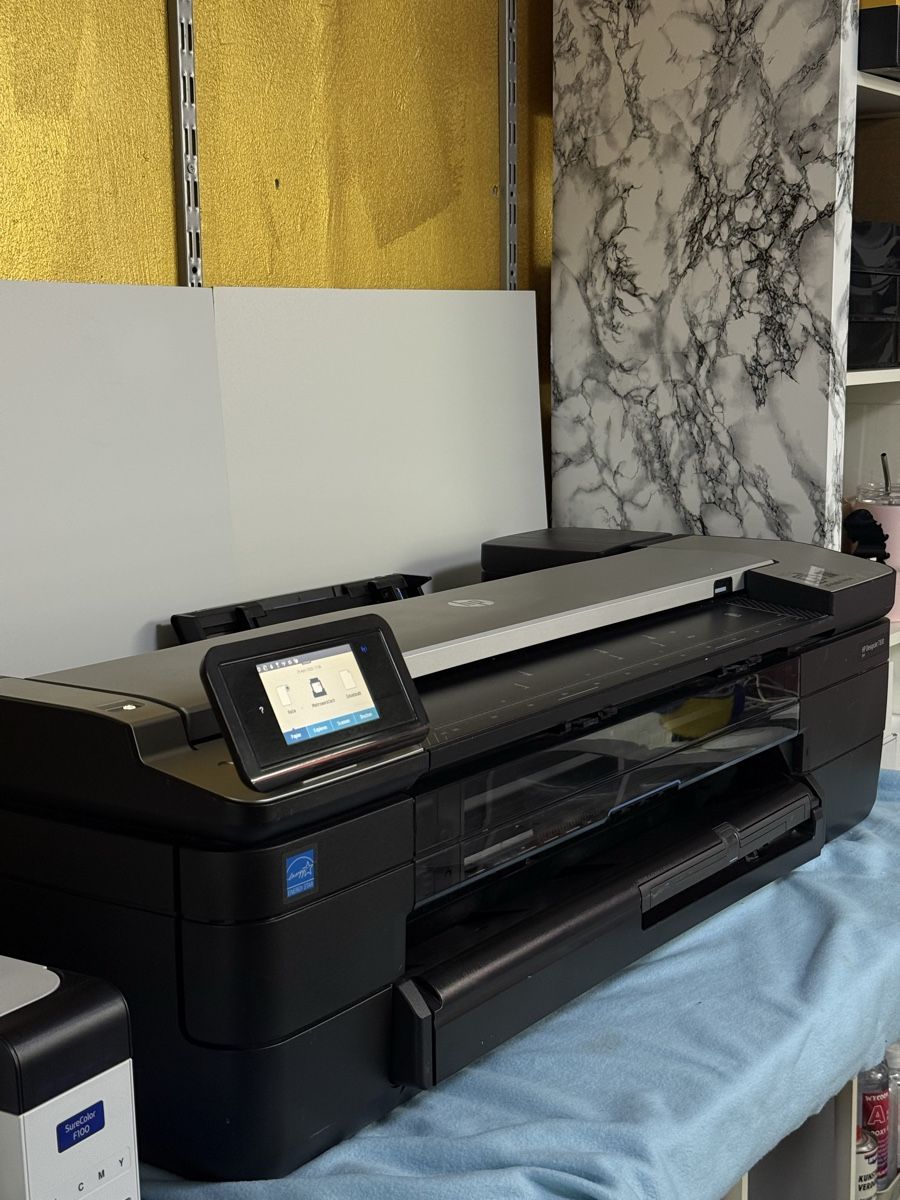 Hewlett Packard Stampanti: HP DesignJet T830 Printer – Nuovo (secondo la descrizione) da Kilchberg ZH venduto da lilinha_artes
