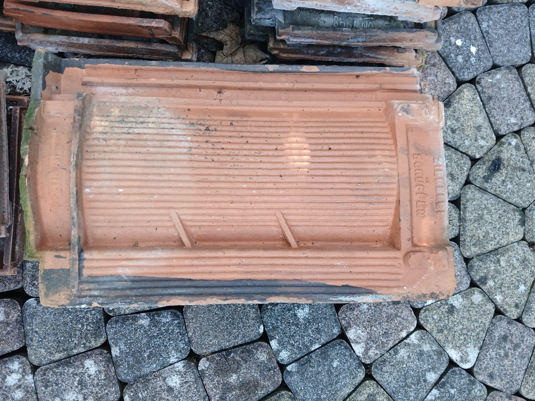 Pietre & tegole: Dachziegel – Usato da Rüfenacht BE venduto da zur_2s9l 5
