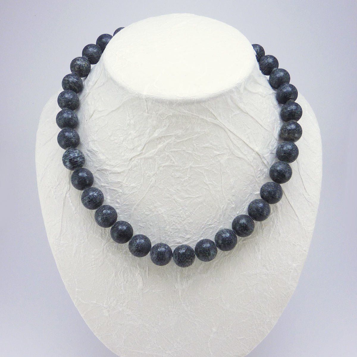 Catenine: Tessiner-Granit Halskette – Nuovo e nell'imballaggio originale da Meilen venduto da Byrd-bijoux