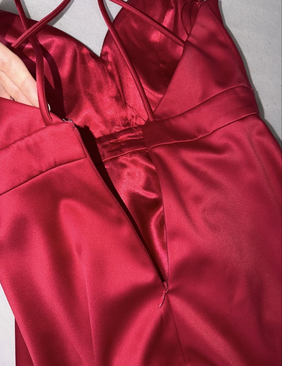 Vestiti: Rotes Satin Abendkleid – Nuovo (secondo la descrizione) da Oftringen venduto da soraia.i 4