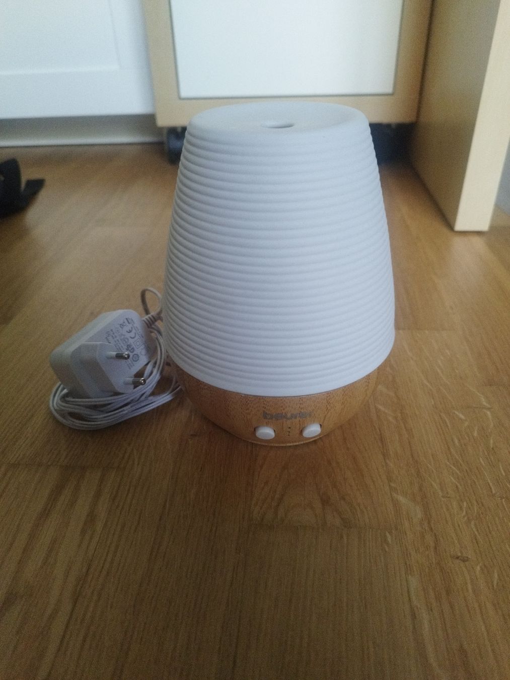Beurer Diffusori di oli essenziali: Beurer Aroma Diffuser weiss holzoptik neuwertig – Usato da Zürich venduto da lea_7mjr 1