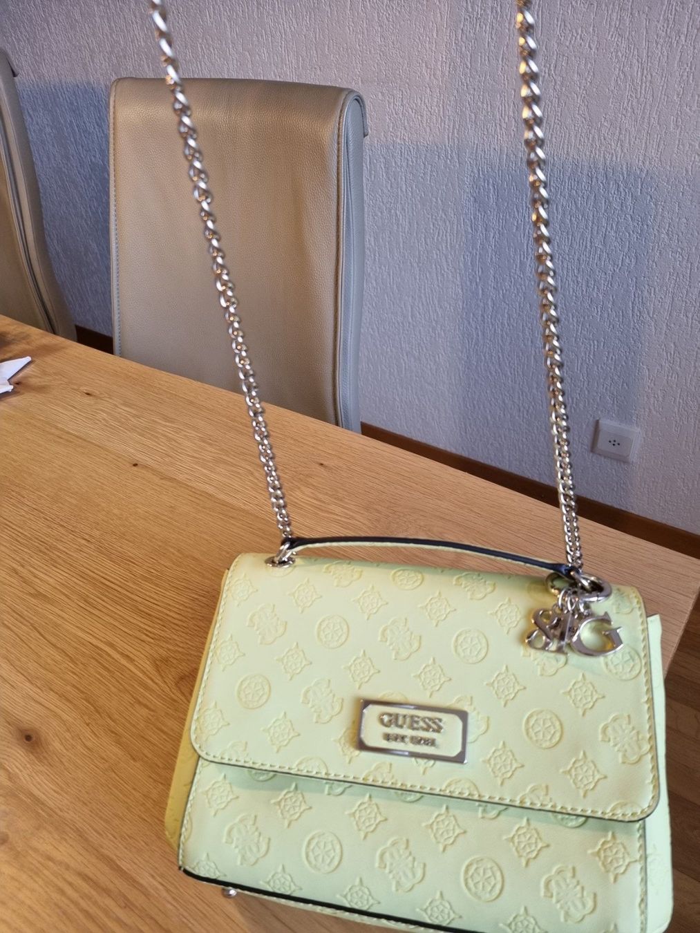Guess Borse da donna: Tasche Guess – Usato da Thun venduto da Vesna27 2