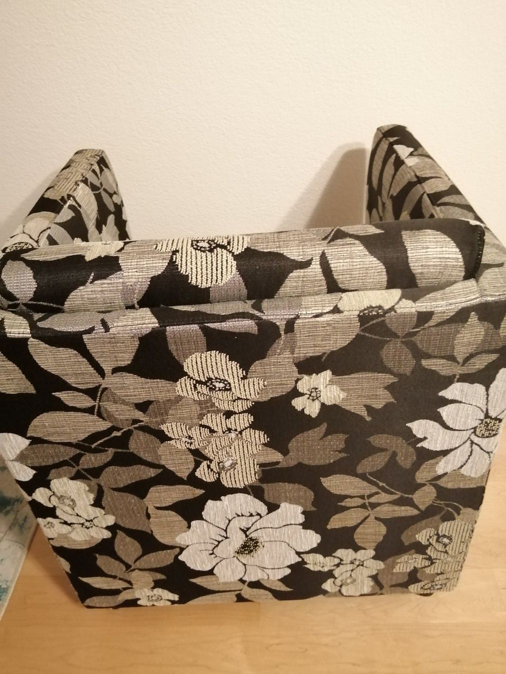 Sessel: Edler Sessel / Loungesessel mit Blumenmuster, Top Zustand – Gebraucht aus zufikon von radar07 1