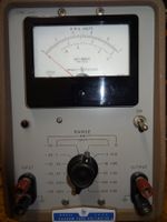 Röhrenvoltmeter HP-400D