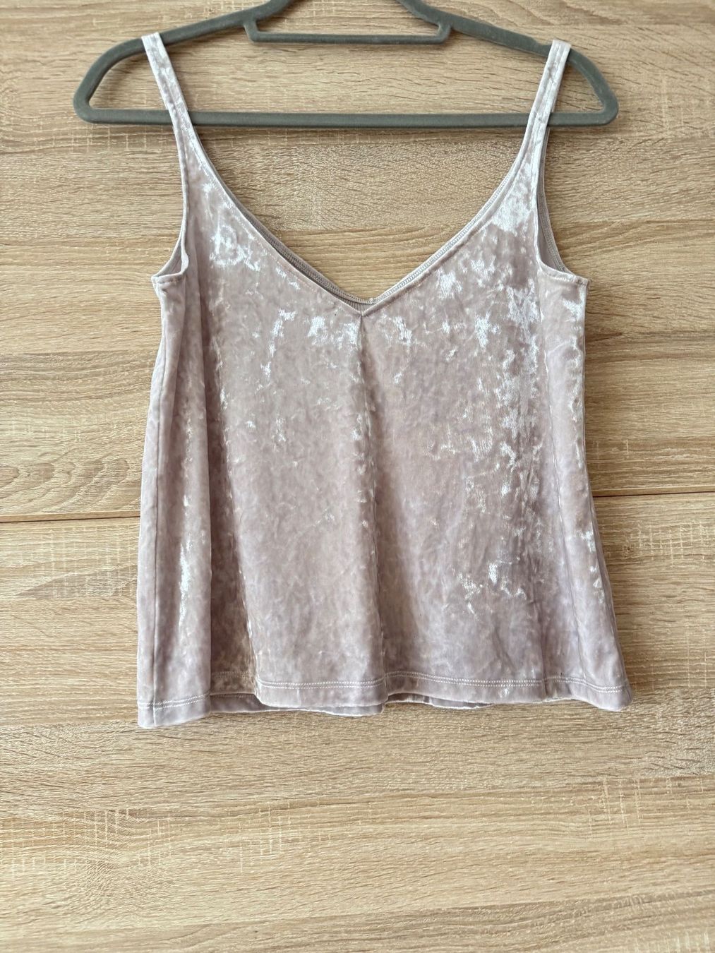 Tops: Débardeur en velours doux – Gebraucht aus Montreux von Izapechee 1