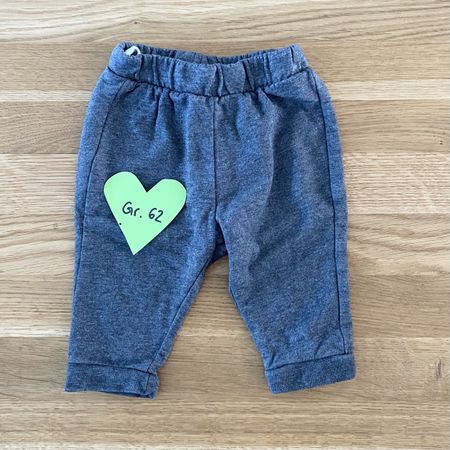 Baby Hose, Grösse 62, Top Zustand, ideal für den Frühling